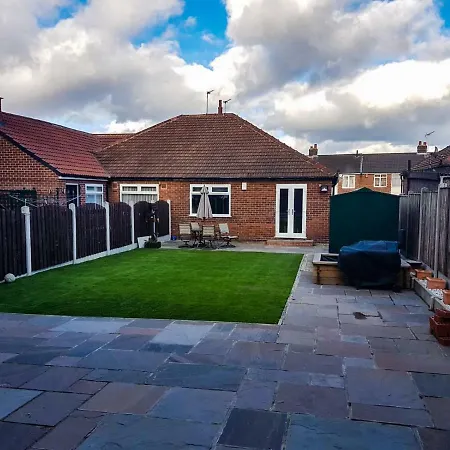 Spacious Bungalow * Leeds (West Yorkshire)